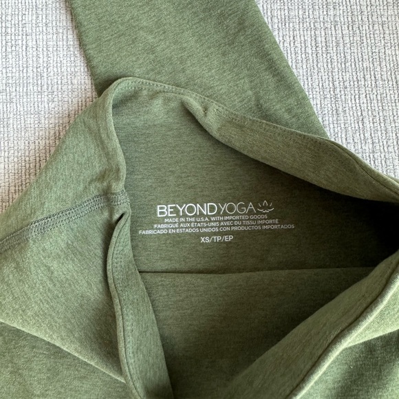 Beyond Yoga Forest Green Leggings - Picture 3 of 5